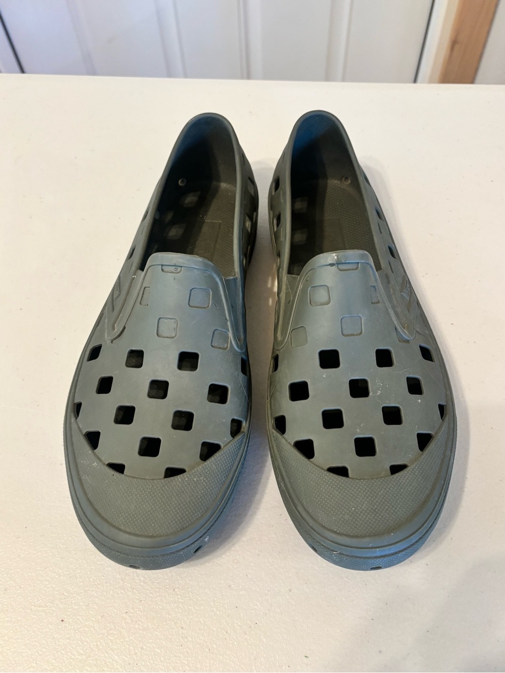 Vans Women’s Slip-On Ventilated Casual Shoes in Green 9